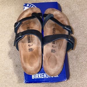 Mayari Birkenstock’s